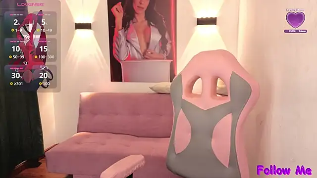 vittorialombardi   online show from 11/17/25, 08:09