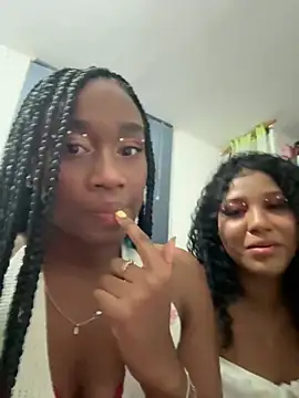 Snapshot of EscorpiLeoncita chatting on 02/15/26, 02:41 EscorpiLeoncita online show from 02/15/26, 02:41