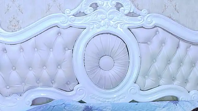 TiaraRosse online show from 12/01/25, 02:11