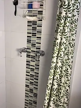 Cafeziitha02 online show from 10/15/25, 06:19