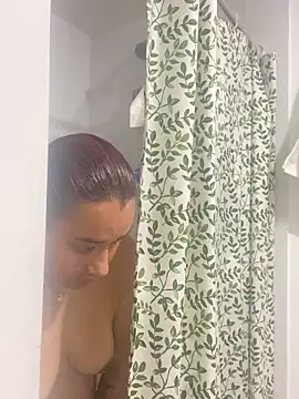 Cafeziitha02 online show from 10/26/25, 01:33