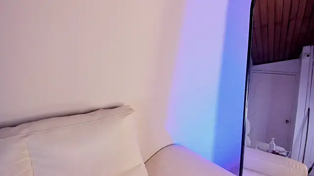 Rebeca Williams  online show from 01/25/25, 03:19