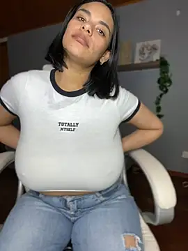 Snapshot of Isabella_boobd chatting on 01/03/25, 07:29 Isabella boobd online show from 01/03/25, 07:29