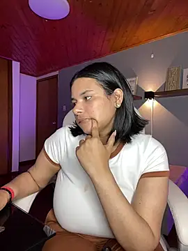 Snapshot of Isabella_boobd chatting on 01/26/25, 01:20 Isabella boobd online show from 01/26/25, 01:20