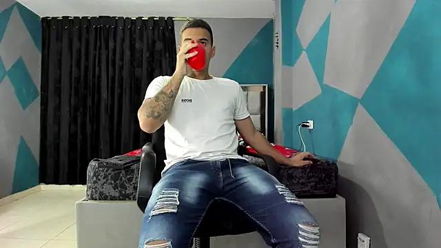 simookeler online show from 02/21/25, 03:56