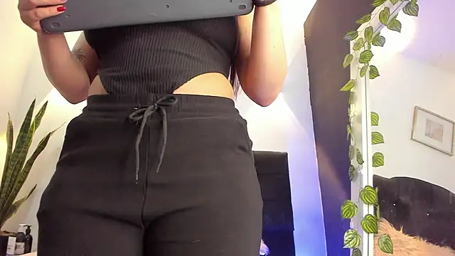 EmaJames25 online show from 01/14/25, 07:11