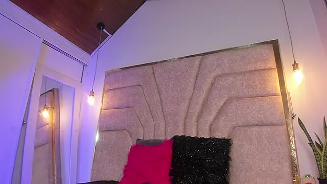 EmaJames25 online show from 03/12/26, 06:58