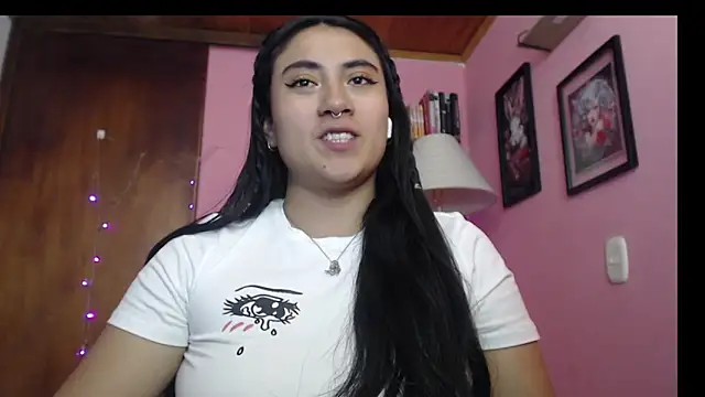 bunnyemilyrose36 online show from 12/13/24, 06:05