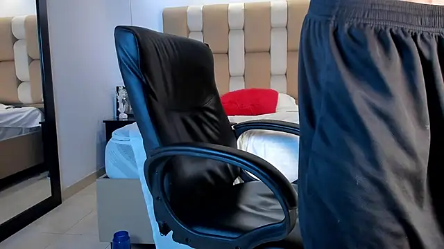 Aaron Scoot online show from 12/08/24, 12:18