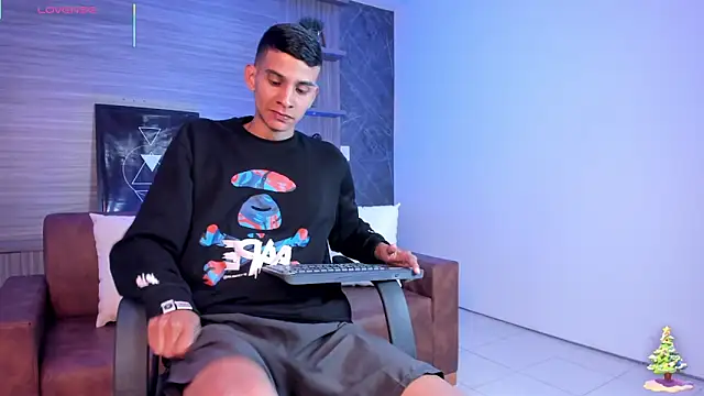 Aaron Scoot online show from 12/17/25, 11:38