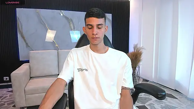 Aaron Scoot online show from 03/05/26, 09:44