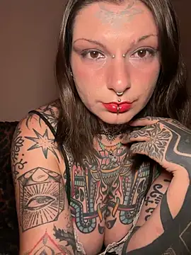 lizzardqueeen online show from 04/16/26, 05:47