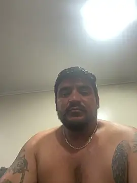 Snapshot of lobito6989 chatting on 10/05/25, 02:43 lobito6989 online show from 10/05/25, 02:43