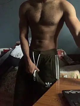 Snapshot of Vampire_xoxo chatting on 01/12/25, 04:21 Vampire xoxo online show from 01/12/25, 04:21