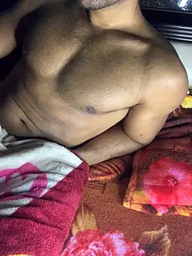 Snapshot of Vampire_xoxo chatting on 02/06/25, 03:48 Vampire xoxo online show from 02/06/25, 03:48