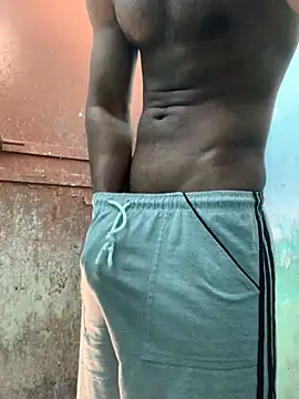 Snapshot of Vampire_xoxo chatting on 02/17/25, 07:15 Vampire xoxo online show from 02/17/25, 07:15