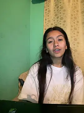 Snapshot of elaine_sun chatting on 02/21/25, 06:07 elaine sun online show from 02/21/25, 06:07