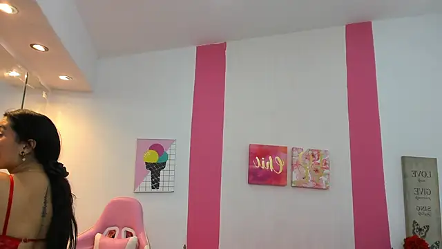 Snapshot of scarlette_15_ chatting on 01/07/25, 03:46 scarlette 15 online show from 01/07/25, 03:46