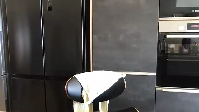 Snapshot of unconnudu21000 chatting on 03/04/26, 11:27 unconnudu21000 online show from 03/04/26, 11:27