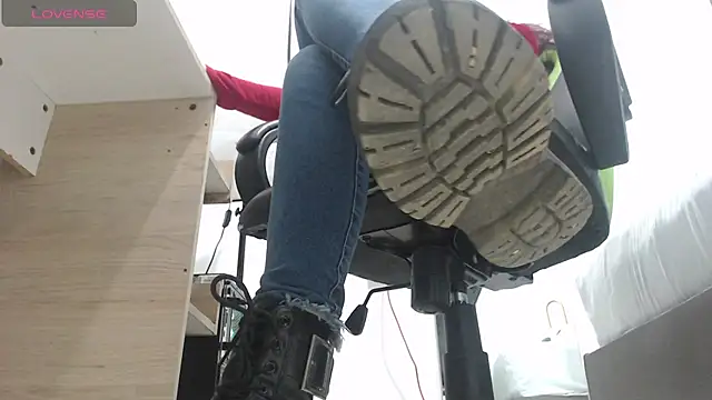 alma fenix online show from 02/28/25, 12:09