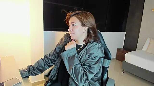 alma fenix online show from 10/13/25, 12:27