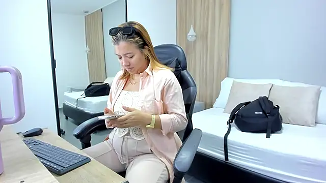 alma fenix online show from 01/14/26, 12:11