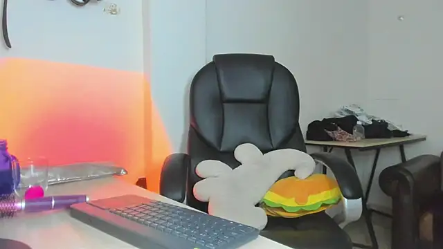 alma fenix online show from 04/03/26, 02:42