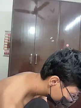 Snapshot of John_desihunk chatting on 09/26/25, 05:50 John desihunk online show from 09/26/25, 05:50