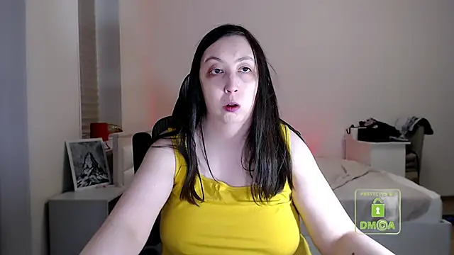 Snapshot of cute_and_hot chatting on 04/19/26, 06:10 cute and hot online show from 04/19/26, 06:10
