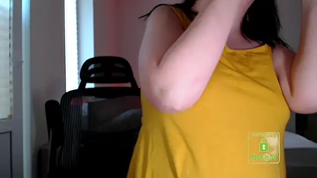 Snapshot of cute_and_hot chatting on 04/22/26, 03:02 cute and hot online show from 04/22/26, 03:02