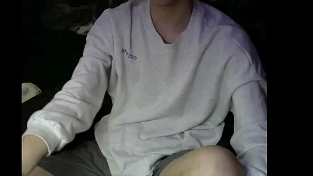 Snapshot of Ray175oo chatting on 03/05/25, 04:35 Ray175oo online show from 03/05/25, 04:35