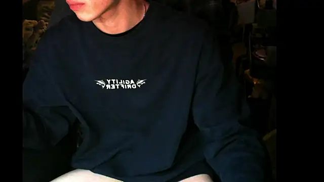 Snapshot of Ray175oo chatting on 03/08/25, 04:39 Ray175oo online show from 03/08/25, 04:39