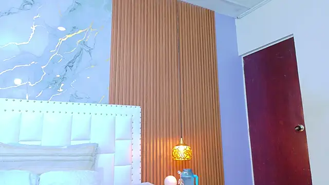 hotlatinateacher online show from 10/25/25, 01:07