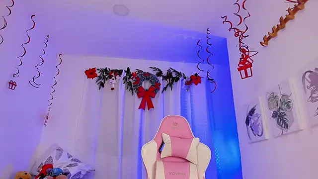 Lia Petite1 online show from 01/25/25, 05:51