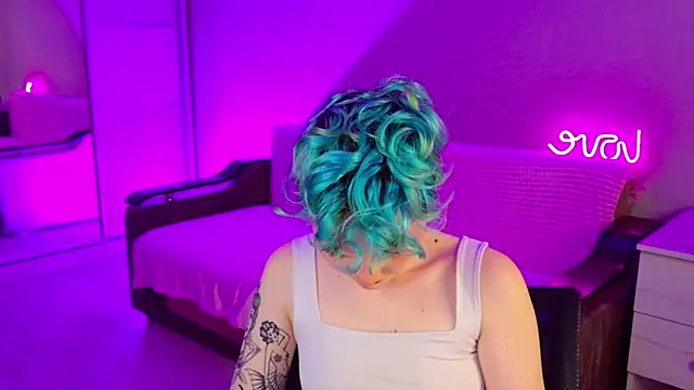 Snapshot of School_Love chatting on 12/02/24, 01:13 School Love online show from 12/02/24, 01:13