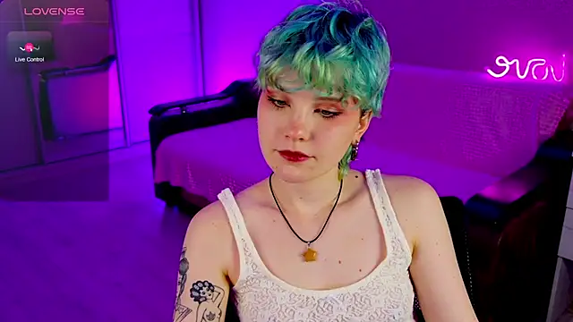 Snapshot of School_Love chatting on 12/29/24, 04:19 School Love online show from 12/29/24, 04:19