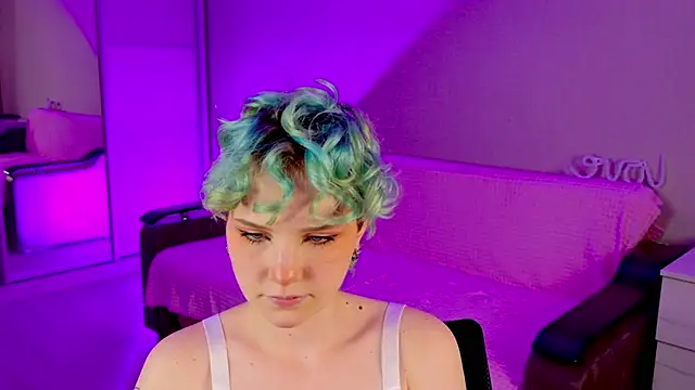 Snapshot of School_Love chatting on 01/16/25, 01:14 School Love online show from 01/16/25, 01:14