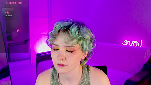 Snapshot of School_Love chatting on 01/30/25, 04:24 School Love online show from 01/30/25, 04:24