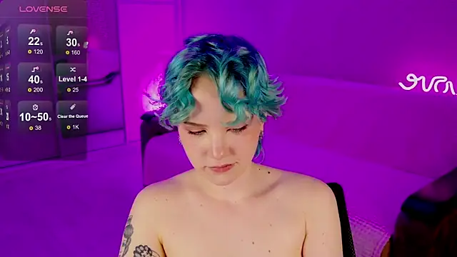 Snapshot of School_Love chatting on 02/13/25, 04:07 School Love online show from 02/13/25, 04:07