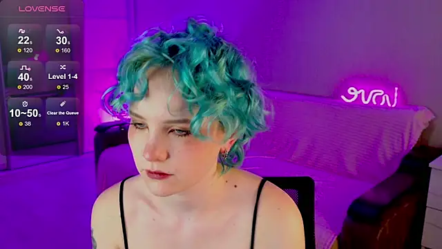 Snapshot of School_Love chatting on 02/16/25, 01:05 School Love online show from 02/16/25, 01:05