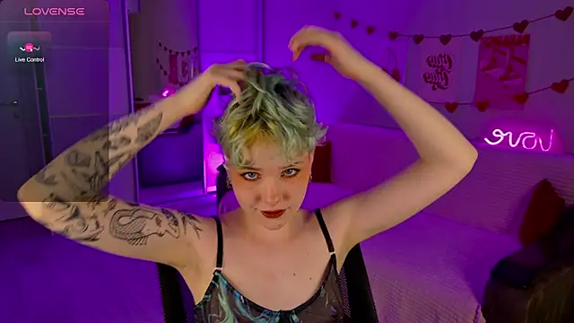 Snapshot of School_Love chatting on 03/21/25, 04:18 School Love online show from 03/21/25, 04:18