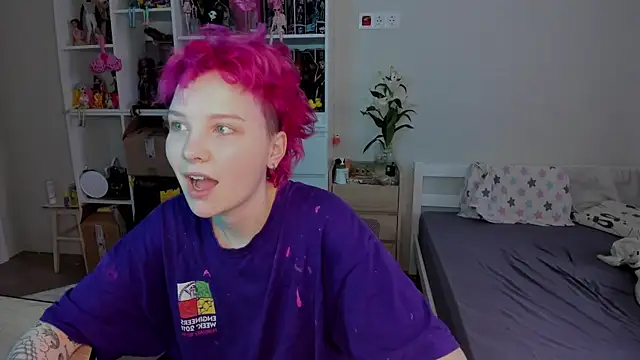 School Love online show from 12/19/25, 07:15