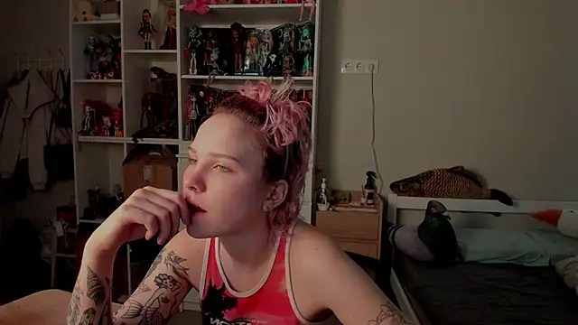 School Love online show from 02/16/26, 07:04