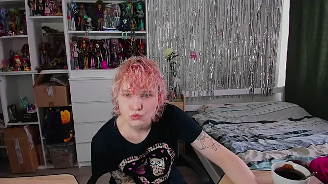 School Love online show from 03/27/26, 07:03