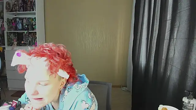 School Love online show from 04/19/26, 07:07