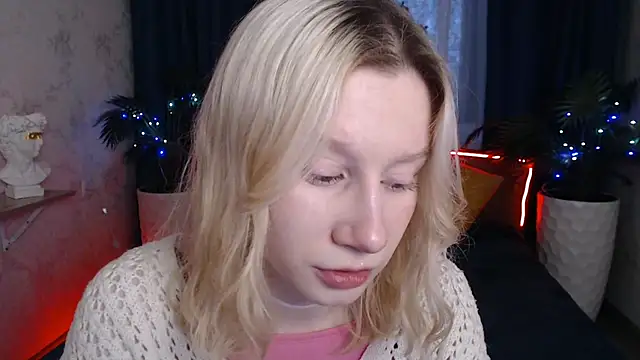 EnigmaSee online show from 12/17/25, 09:04