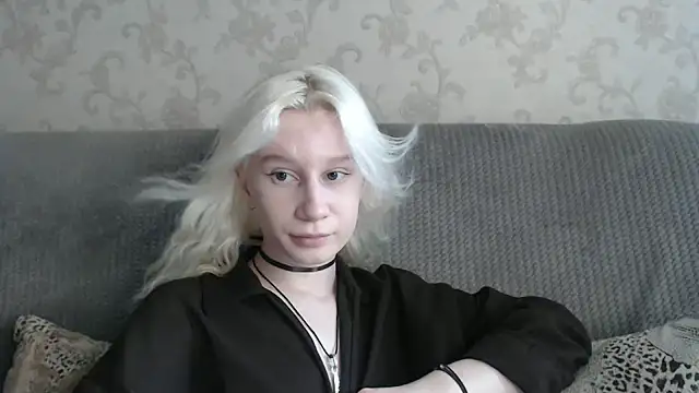 Snapshot of EnigmaSee chatting on 07/06/26, 08:33 EnigmaSee online show from 07/06/26, 08:33