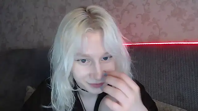 Snapshot of EnigmaSee chatting on 07/07/26, 01:52 EnigmaSee online show from 07/07/26, 01:52