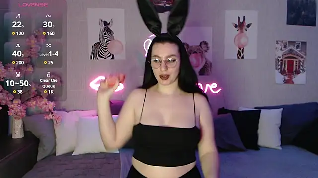 Fluffy Tiffy online show from 02/12/25, 12:48