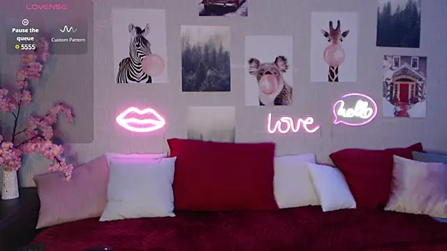 Fluffy Tiffy online show from 02/12/25, 03:51